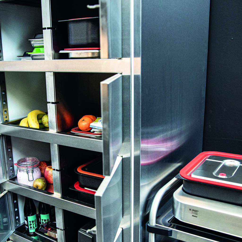 Multipolar refrigeration